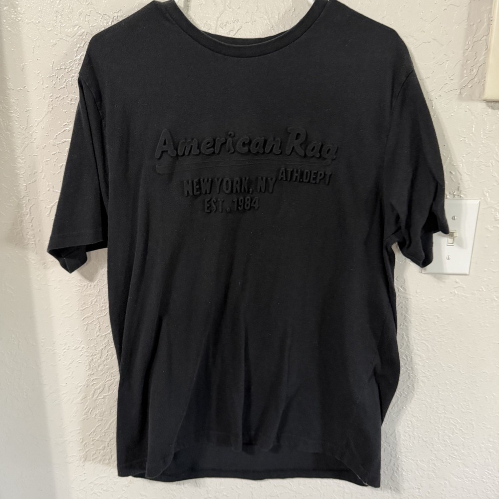 American Rag Black T-Shirt Size Medium Short Sleeves Puff Graphic Shirt Boys Men
